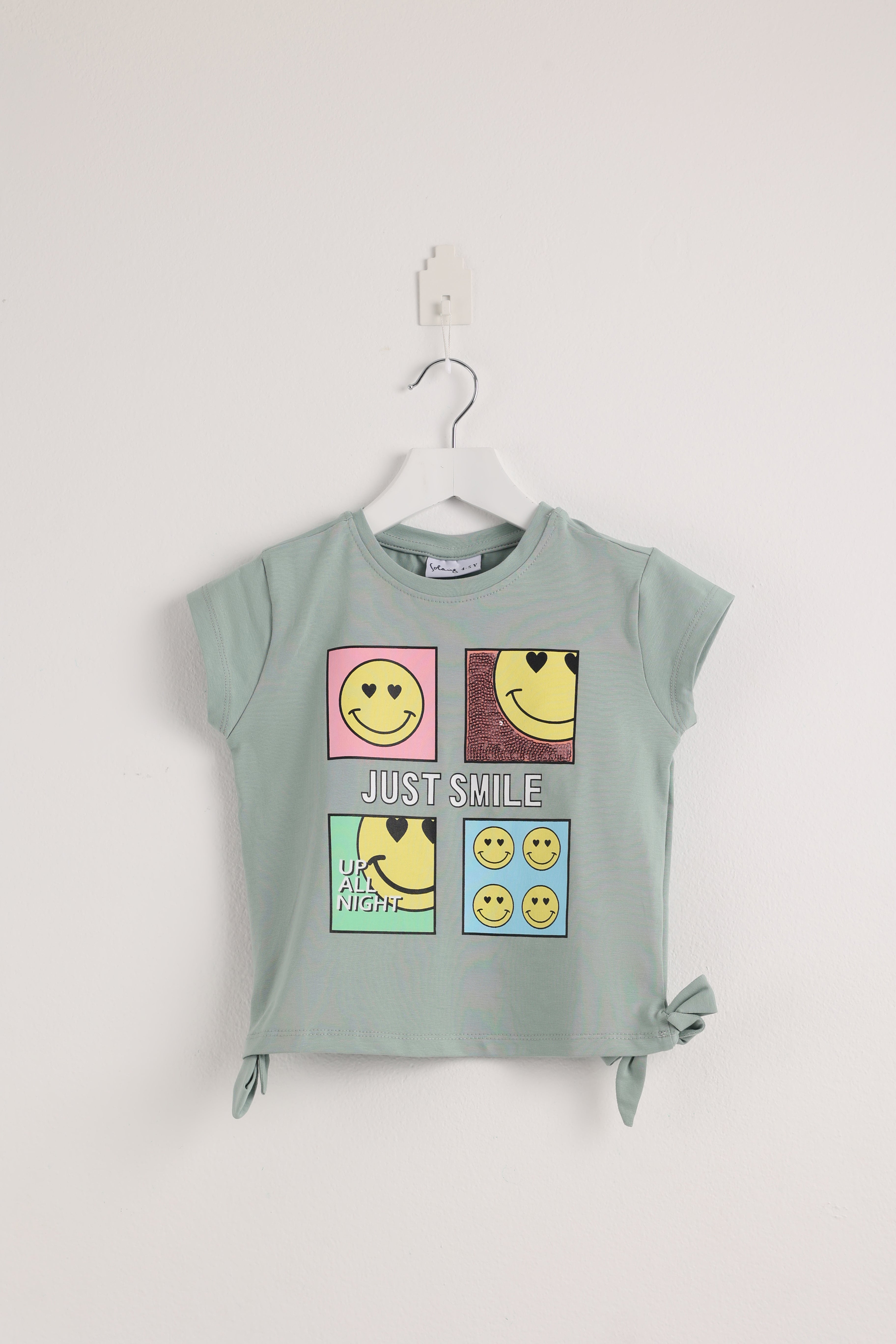 Just Smile Graphs Tee
