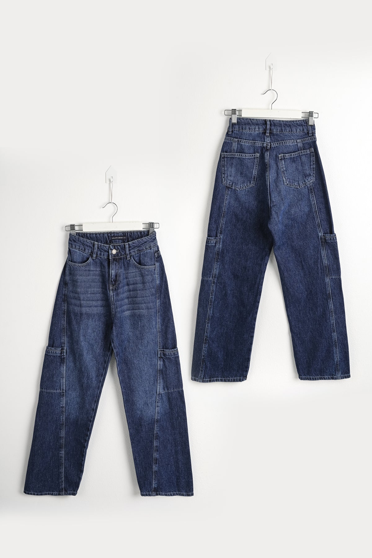 Loose-Fit Dark Jeans